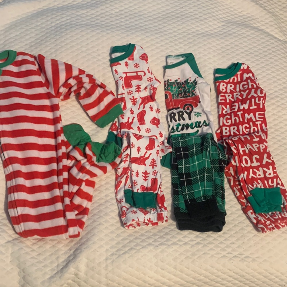 4 Christmas PJs - 2T